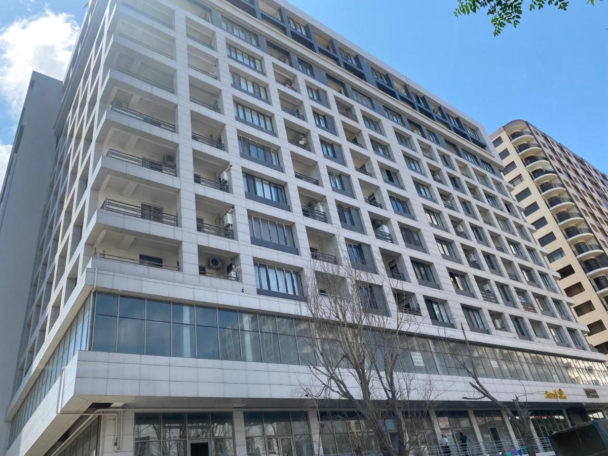 Apartment Near 28 Mall Baku Bagian luar foto
